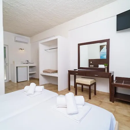 Mayo Zakynthos * Akrotiri (Zakynthos)